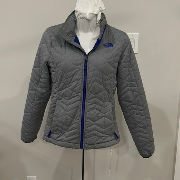 The North Face Jackets & Blazers - The North face Gray jacket size Small P